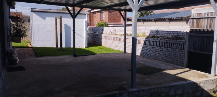 4 Bedroom Property for Sale in Noorsekloof Eastern Cape